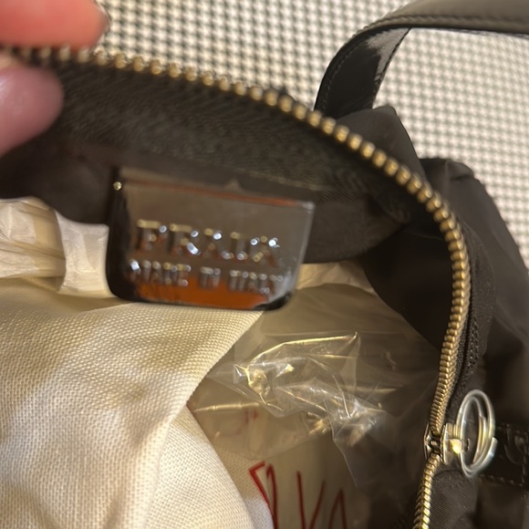 Prada zippered tote - Picture 7 of 8